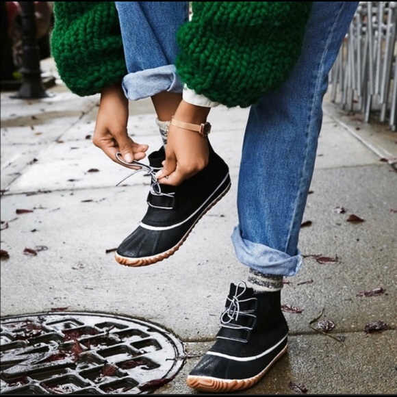 Sorel Out n About Lace Up Black & White Boots - Picture 8 of 9